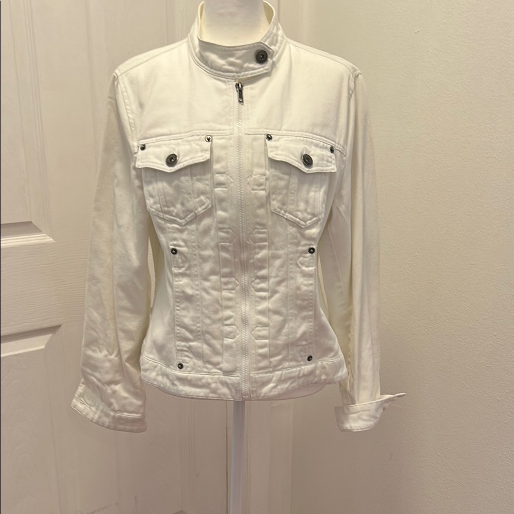 Chadwicks White Jean Jacket Stand-up Collar Fitted Design
